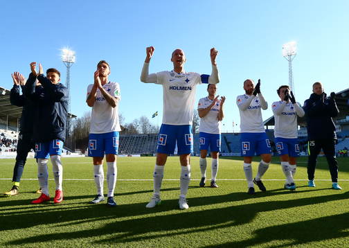 Norrköpings spelare med Andreas Johansson jublar