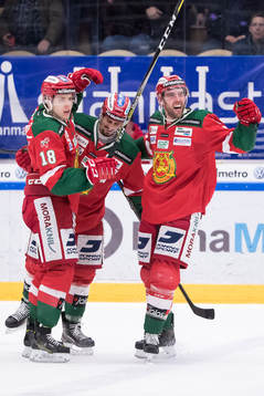 Moras Emil Aronsson jublar