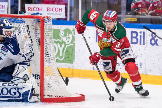 Moras Jacob Nilsson och Leksands målvakt Tex Williamsson