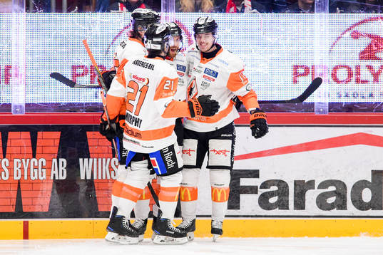 Karlskronas spelare jublar