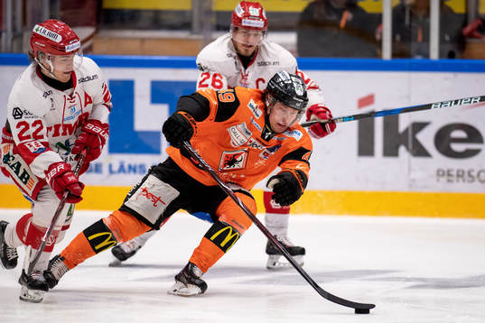 Timrås Emil Berglund och Hampus Larsson och Karlskronas