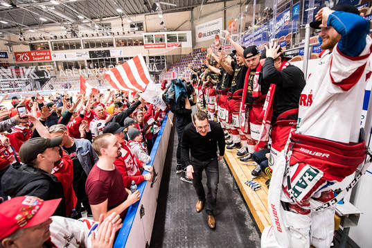 Timrå jublar med supportrar