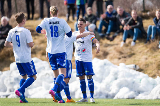 Öjersjös Michal Kubic jublar efter att ha gjort mål