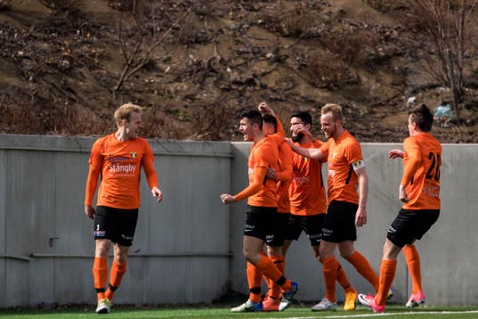 Torns spelare jublar efter 0-2 målet genom Andreas Åkerlund