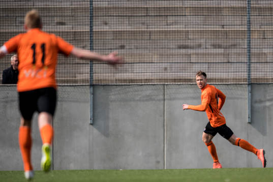 Torns Andreas Åkerlund jublar efter sitt 0-2 mål