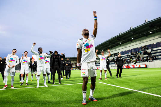 Dalkurds spelare med tvåmålskytten Mohamed Buya Turay