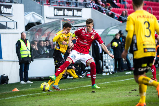 Kalmars Viktor Elm och Elfsborgs Arian Kabashi