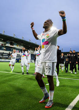 Dalkurds spelare med tvåmålskytten Mohamed Buya Turay