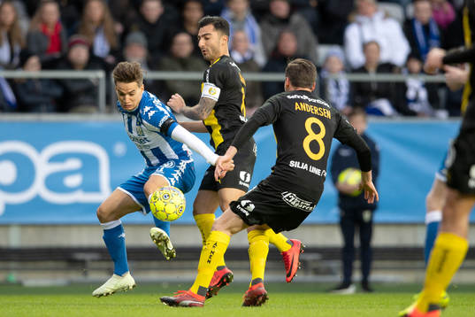 IFK Göteborgs Amin Affane och Hammarbys Jiloan Hamad i