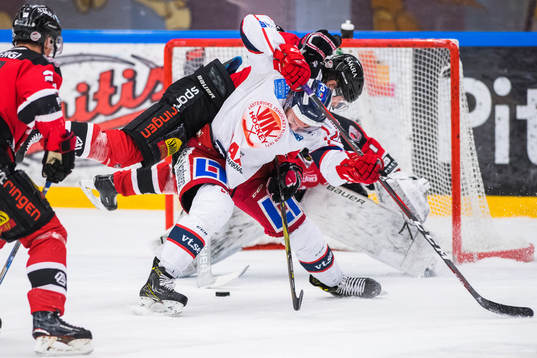 Västerviks Patrik Blomberg och Piteås Viktor Nilsson