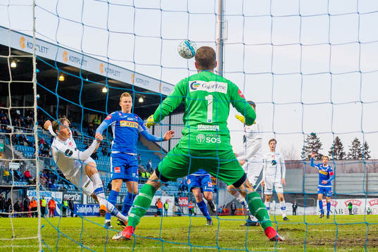 Andreas Helmersen of Ranheim scores 1-2 behind goalkeeper