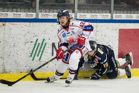 Västerviks Oscar Drugge och Borlänges Markus Nygren  i