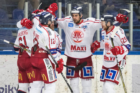 Västerviks Emil Wahlberg jublar