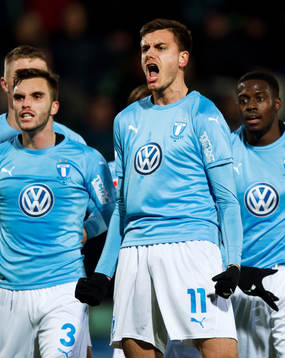 Malmö FFs Egzon Binaku, Alexander Jeremejeff och Isak Ssewankambo jublar