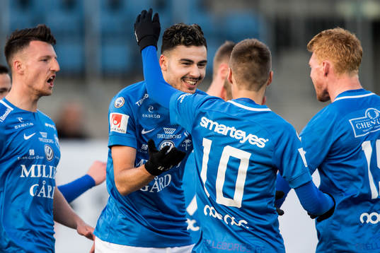 Trelleborgs Deniz Hummet jublar med Zoran Jovanovic efter sitt 1-0 mål