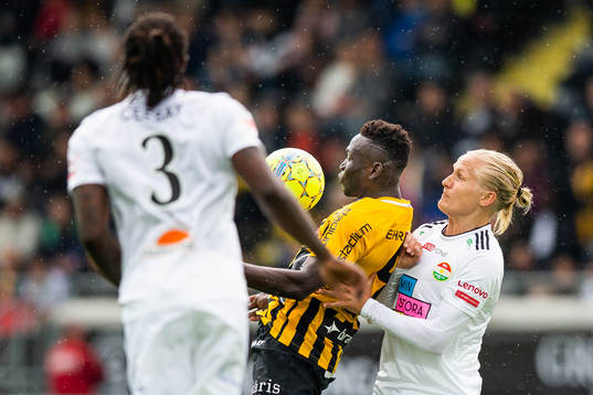 Häckens Alhassan Kamara och Dalkurds Henrik Löfkvist i