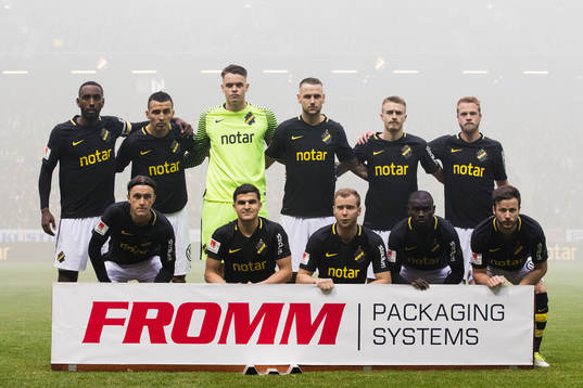 s startelva innan fotbollsmatchen i Allsvenskan mellan AIK