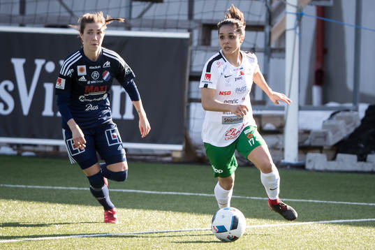 Kvarnsvedens  Agnes Dahlström och Assis Jaclyn Sawichi  i