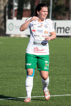 Assis Frida Björck  i fotbollsmatchen i dam elitettan mellan Kvarnsveden och Assi den 15 april 2018 i Borlänge.