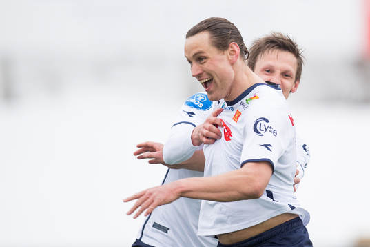 Tommy Høiland of Viking and Andre Danielsen of Viking celebrate 2-0
