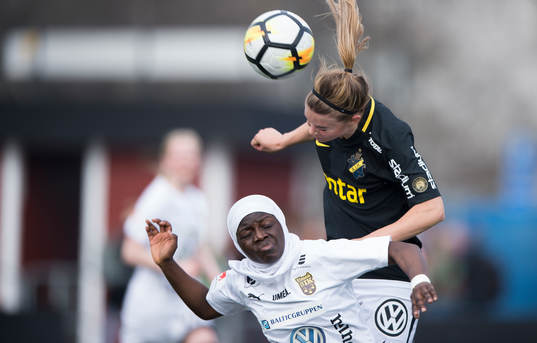 s Lisa Moazzeni under fotbollsmatchen i Elitettan mellan AIK och Umeå den 15 april 2018 i Stockholm.