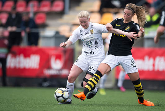 s Lisa Moazzeni under fotbollsmatchen i Elitettan mellan AIK och Umeå den 15 april 2018 i Stockholm.