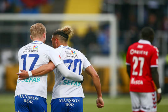 Norrköpings Kalle Holmberg och Alexander Jakobsen jublar