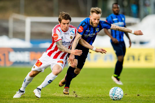 Robert Taylor of Tromsø and Tonny Brochmann of Stabæk