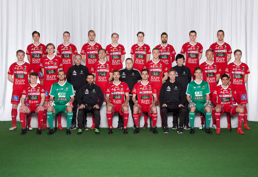  John Hallstensson, Alexander Gerhardsson, Jesper Andersson, Samuel Sörman, Gustaf Norlin, Bilos Yonakhir, Gani Gerxhaliu, Emil Eriksson. Mittenledet från vänster: Rasmus Örqvist, Emil Ring, lagledare Kjell Larsson, Gustav Granath, målvaktstränare Marcus Peterson, Viktor Granath, materialförvaltare Bengt Gejervall, Hannes Fritzson, Villiam Granath. Sittande från vänster: Simon Lundell, Markus Fröjd, tränare Charbel Abraham, Oskar Mårtensson, Andreas Uusitalo, assisterande tränare Johan Åhnborg, Edvin Lund Borg, Elmar Abraham.