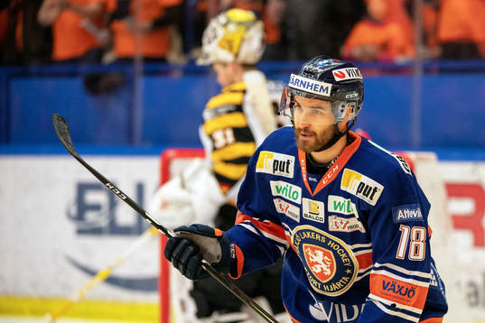 Växjös Andrew Calof jublar