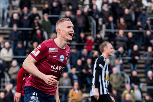 Örgrytes David Engström jublar efter sitt 0-1 mål