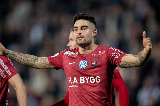 Örgrytes Diego Montiel jublar efter 2-2