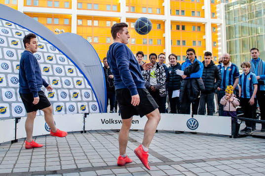 SkillTwins Josef och Jakob El-Zein med en uppvisning den 18 april 2018 i Stockholm.