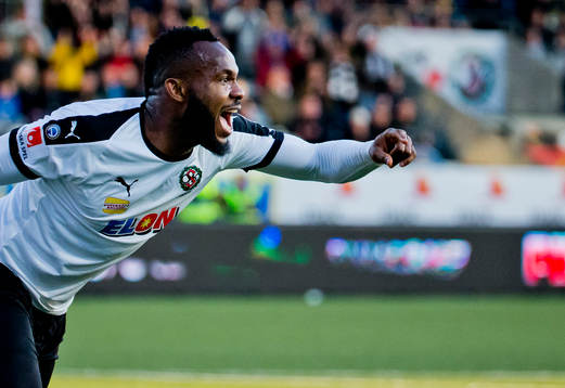 Örebros Michael Junior Omoh jublar vid Örebro 1-0 mål