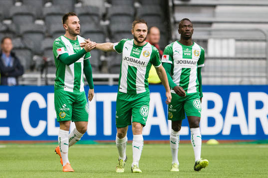 Hammarbys Muamer Tankovic jublar tillsammans med Pa Amat Dibba och Mats Solheim efter att ha gjort 1-0 för Hammarby 