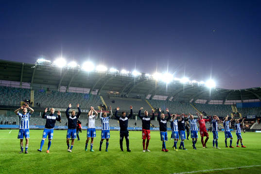 IFK Göteborgs spelare tackar publiken