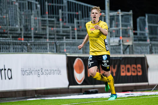 Elfsborgs Per Frick jublar efter 0-2