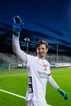 Elfsborgs målvakt Kevin Stuhr Ellegaard jublar