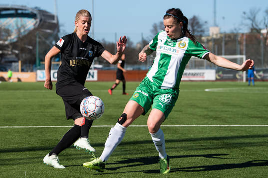Göteborgs Olivia Schough och Hammarbys Amanda Johansson i