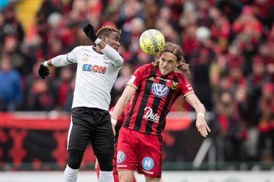 Örebros Kennedy Igboananike i nickduell mot Östersunds