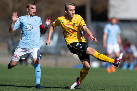 Elfsborgs Jack Cooper Love skjuter 3-1 med Malmö FF’s