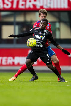 AFC Eskilstunas Ousmane Camara och Helsingborgs Adam