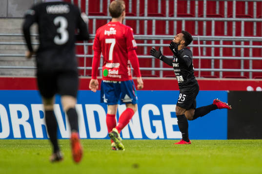 AFC Eskilstunas Kermit Romeo Erasmus jublar efter 0-2