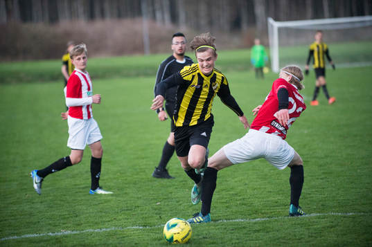  i matchen i DM för pojkar födda 2002 mellan IFK Hässleholm och Höllviken i Hässleholm 25 april 2018.  