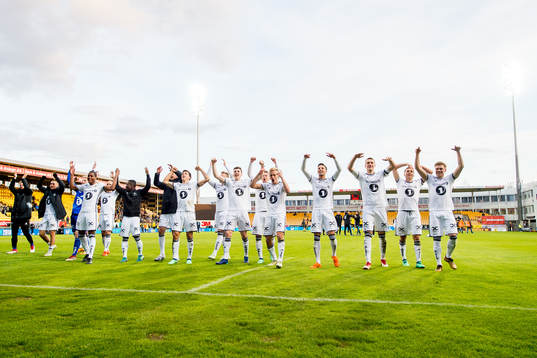 Torbjørn Lysaker Heggem, Jacob Rasmussen, Erik Botheim, Rafik Zekhnini, Besim Serbecic, Jonathan Levi, Olaus Jair Skarsem and the teammates of Rosenborg celebrate winning the UNICEF Mesterfinale match between Lillestrøm and Rosenborg