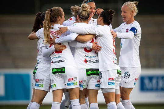 Rosengårds Sanne Troelsgaard Nielsen kramas om av Iva