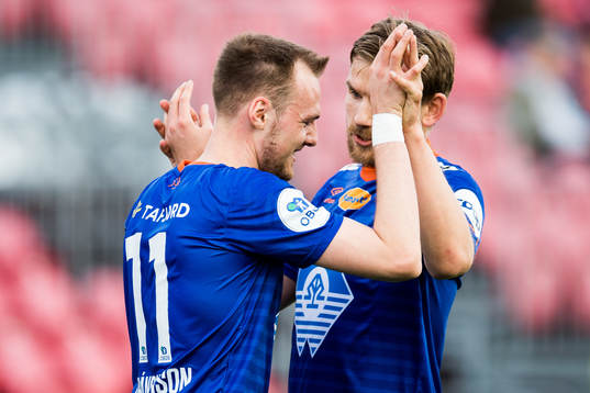 Aron Elís Thrándarson of Aalesund celebrates the 0-1 goal together with Oddbjørn Lie