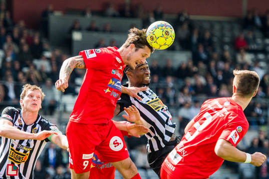 Värnamos Pär Cederqvist och Landskronas Karim Sadat