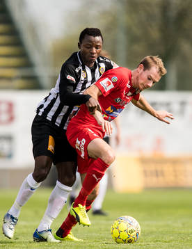 Landskronas Monday Samuel och Värnamos Freddy Winsth