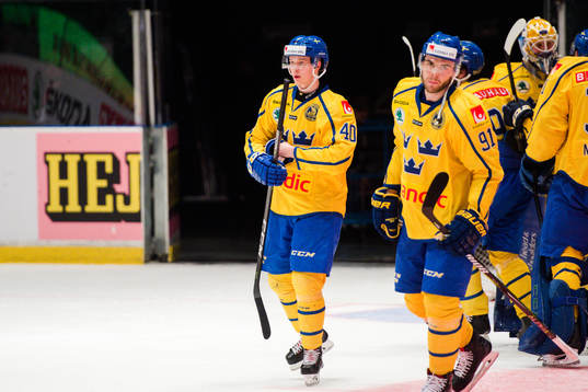 Sveriges Elias Pettersson  jublar